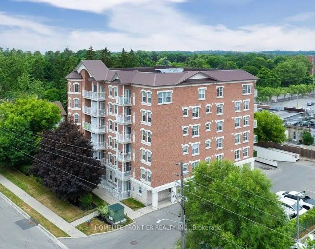 Photo of 35 Hunt Avenue #201, Richmond Hill, ON L4C 4H1 (MLS # N12857898)