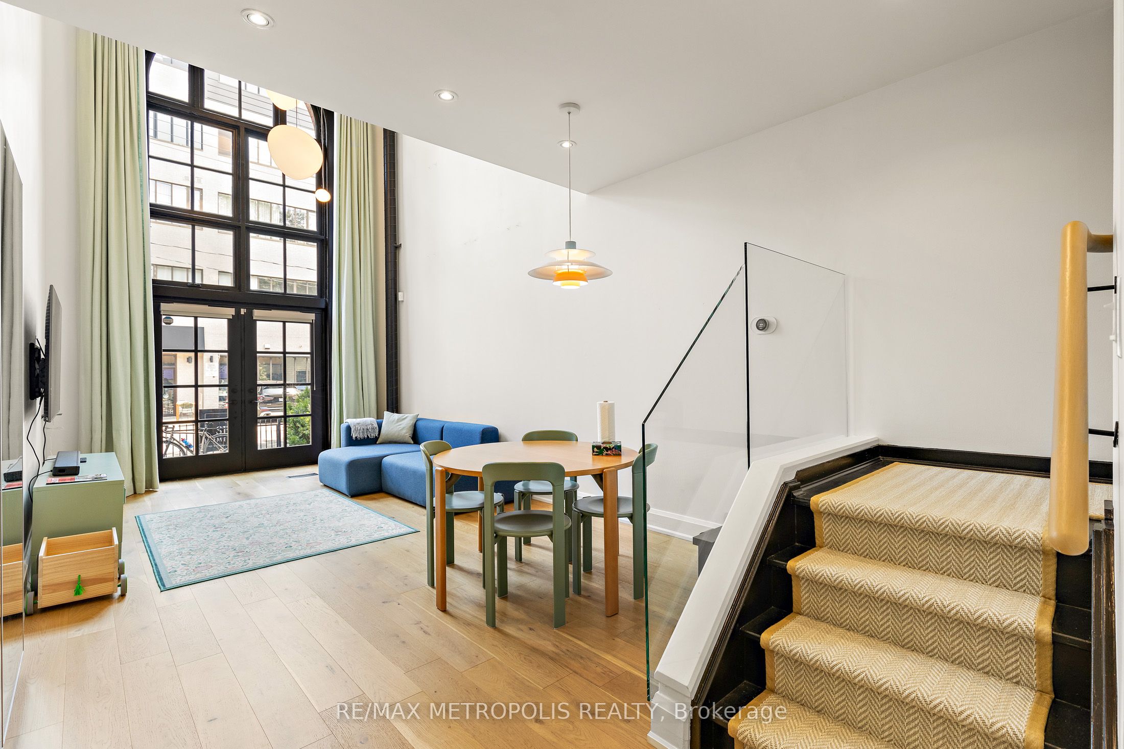 394 Euclid Avenue 102
