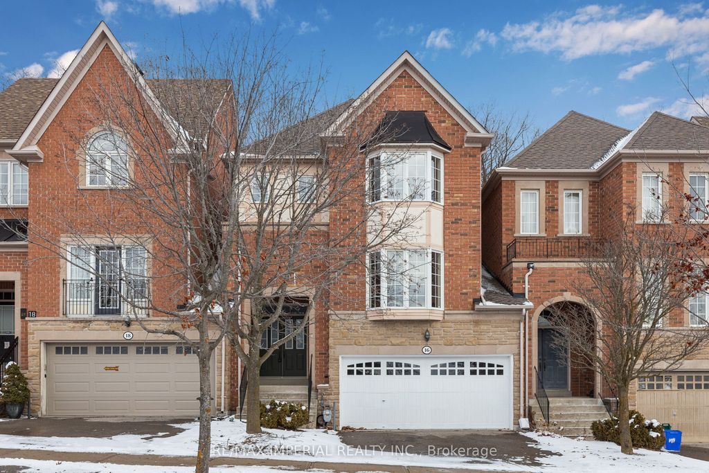 Photo of 16 Carriage House Court, Richmond Hill, ON L4E 4V3 (MLS # N13023258)