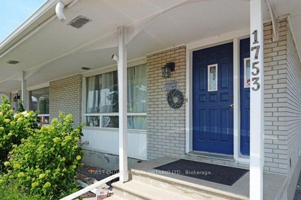 Photo of 1753 Heron Road, Alta Vista and Area, ON K1V 6A2 (MLS # X12456928)