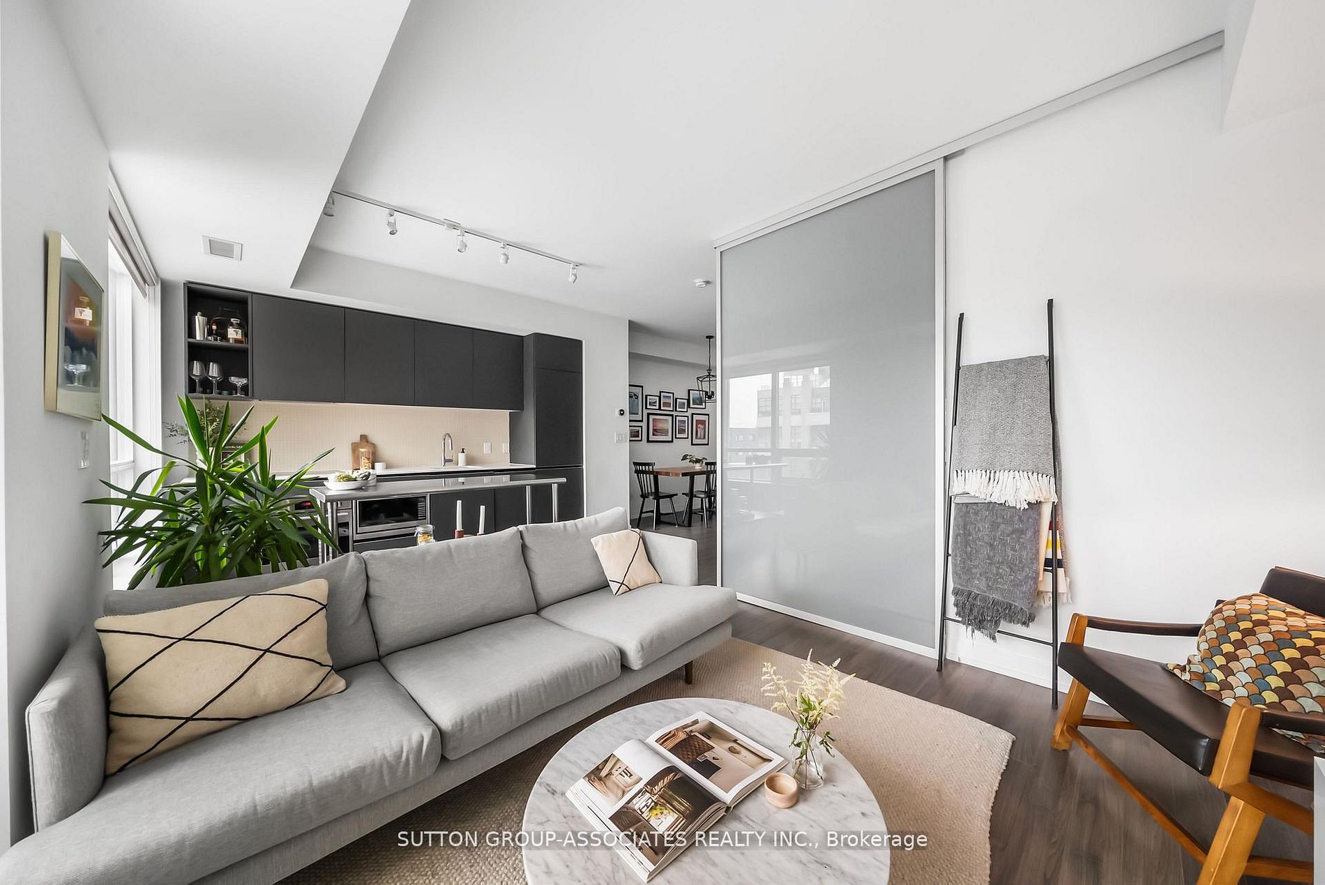 377 Madison Avenue 502