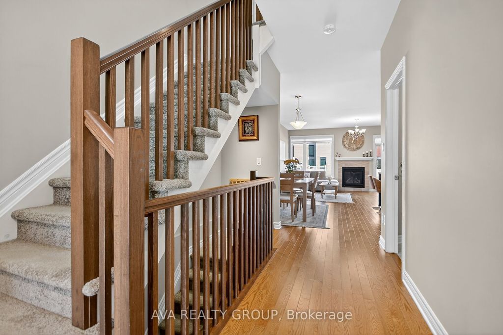Photo of 542 Triangle Street, Kanata, ON K2M 0M5 (MLS # X12405478)