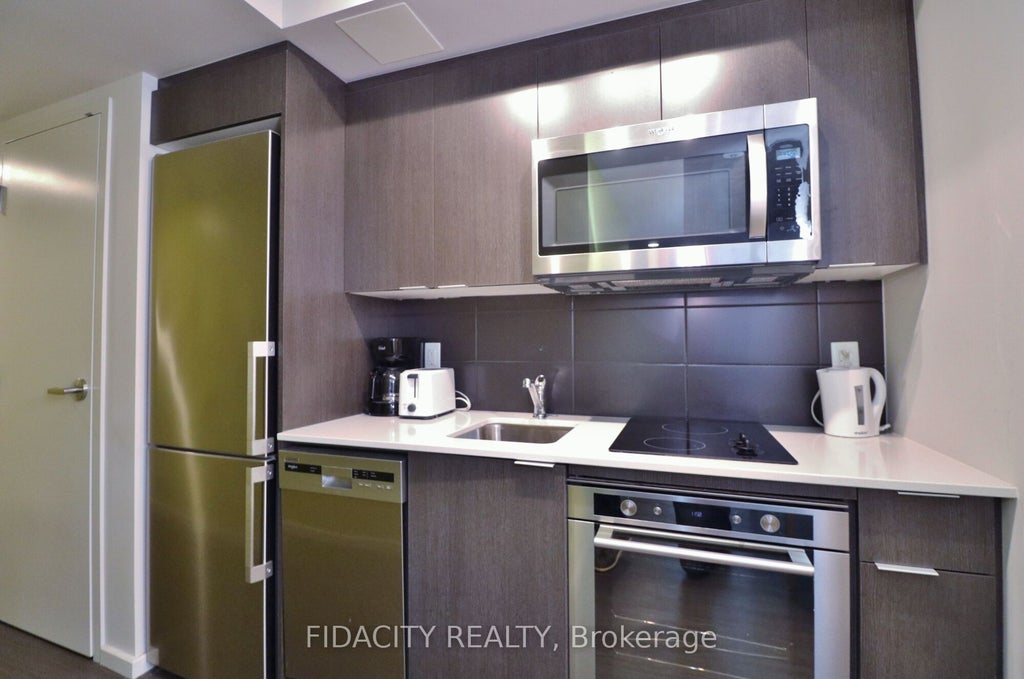 Photo of 105 Champagne Avenue S #1915, Dows Lake - Civic Hospital and Area, ON K1S 5E5 (MLS # X13684414)