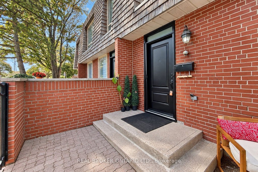 Photo of 69 Upper Canada Drive #3, Toronto, ON M2P 2A2 (MLS # C14029042)
