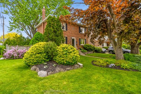 605 Emerald Street Burlington ON L7R 2P3