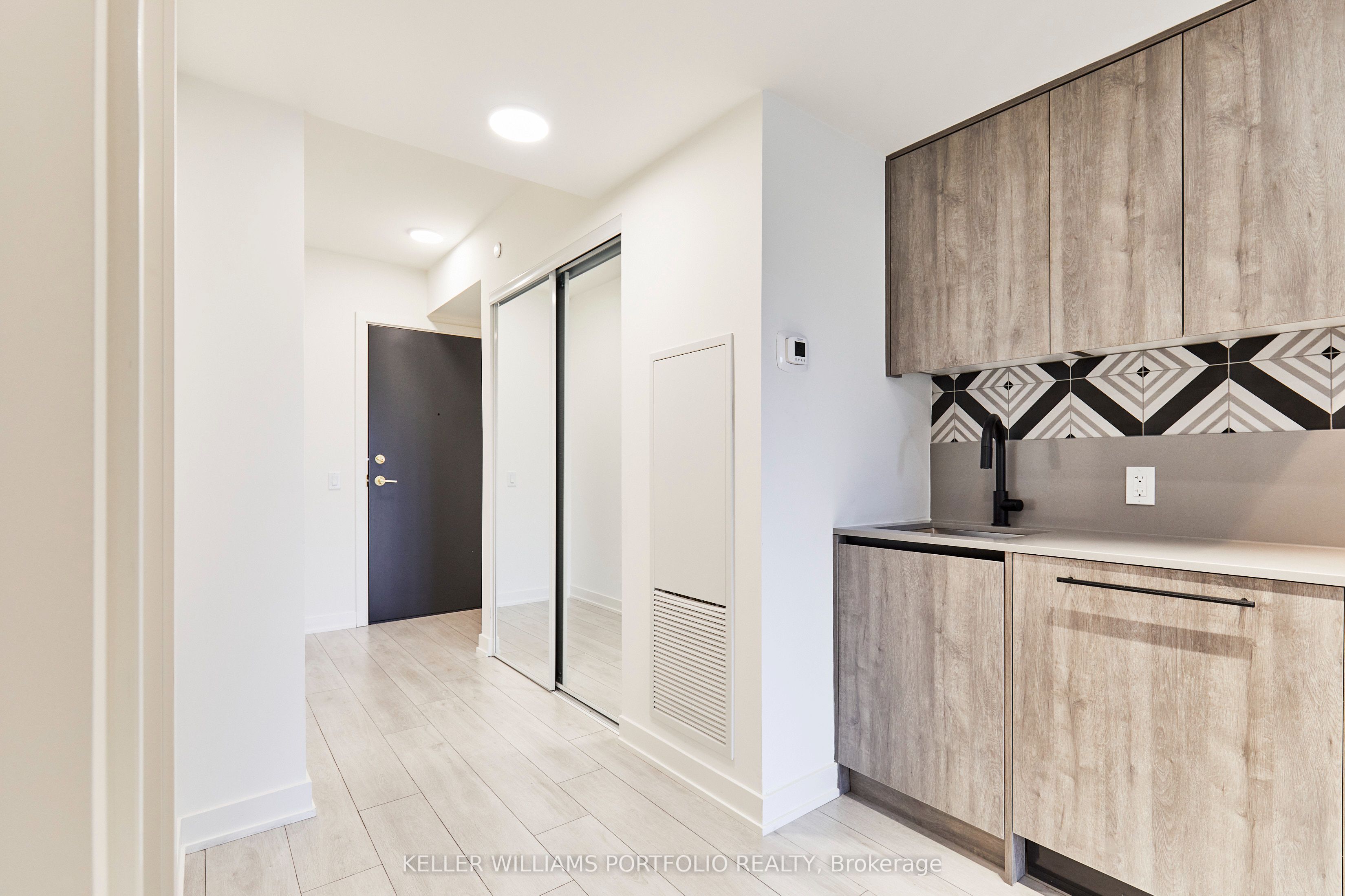 5 Lakeview Avenue 520