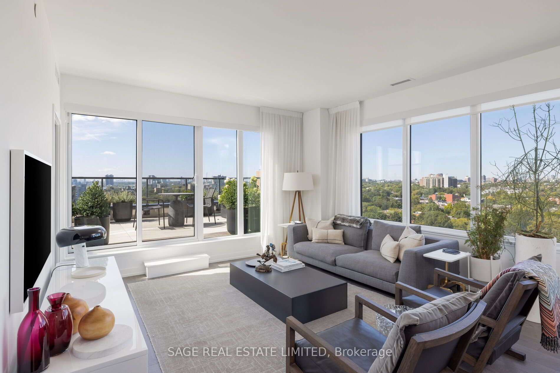 270 Dufferin Street 1214