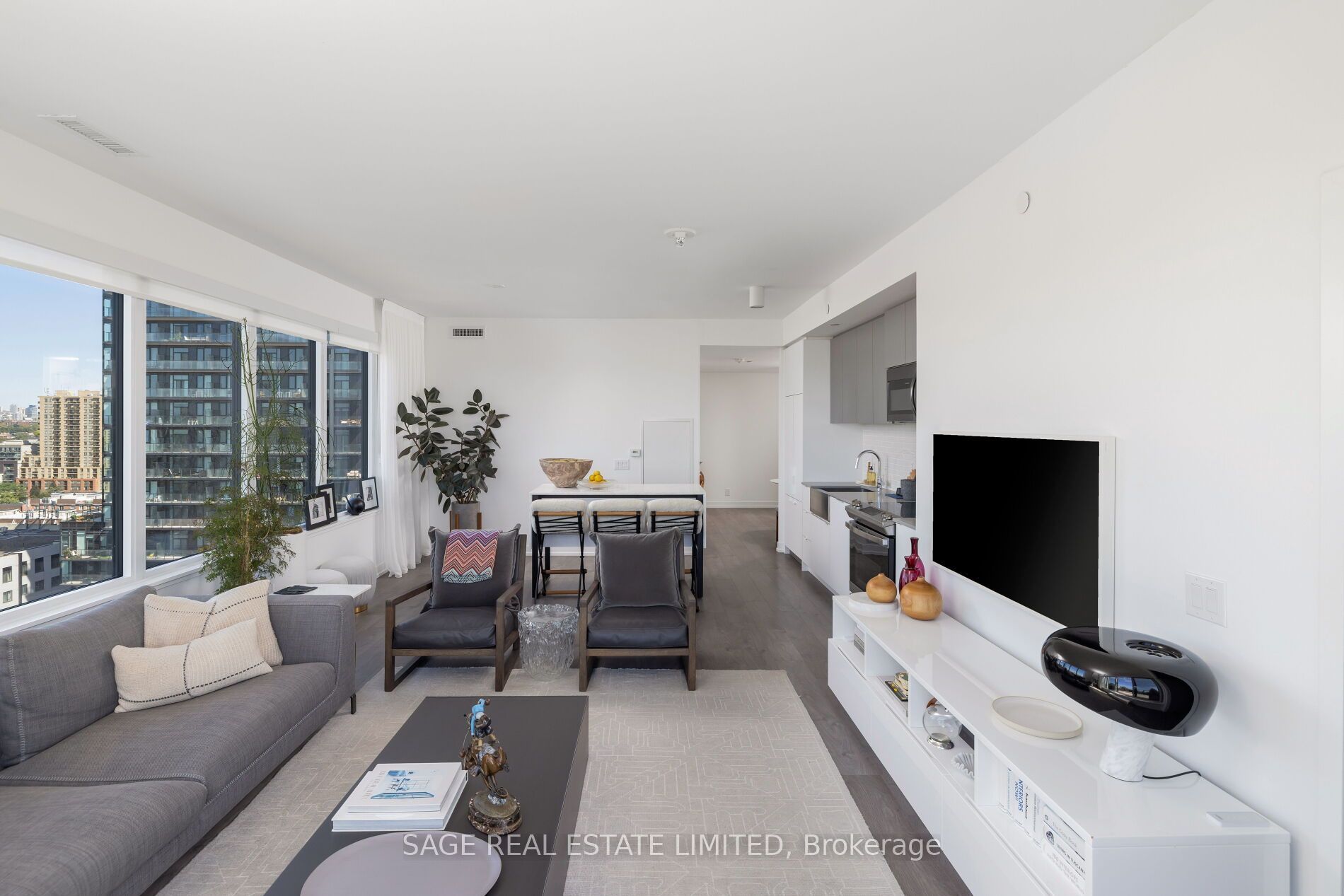 270 Dufferin Street 1214
