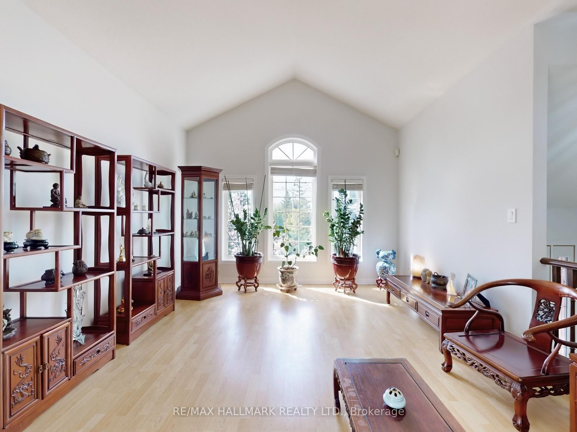 2 Snively Street