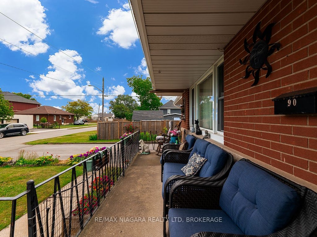 Photo of 90 John Street, Port Colborne, ON L3K 1R2 (MLS # X13725484)