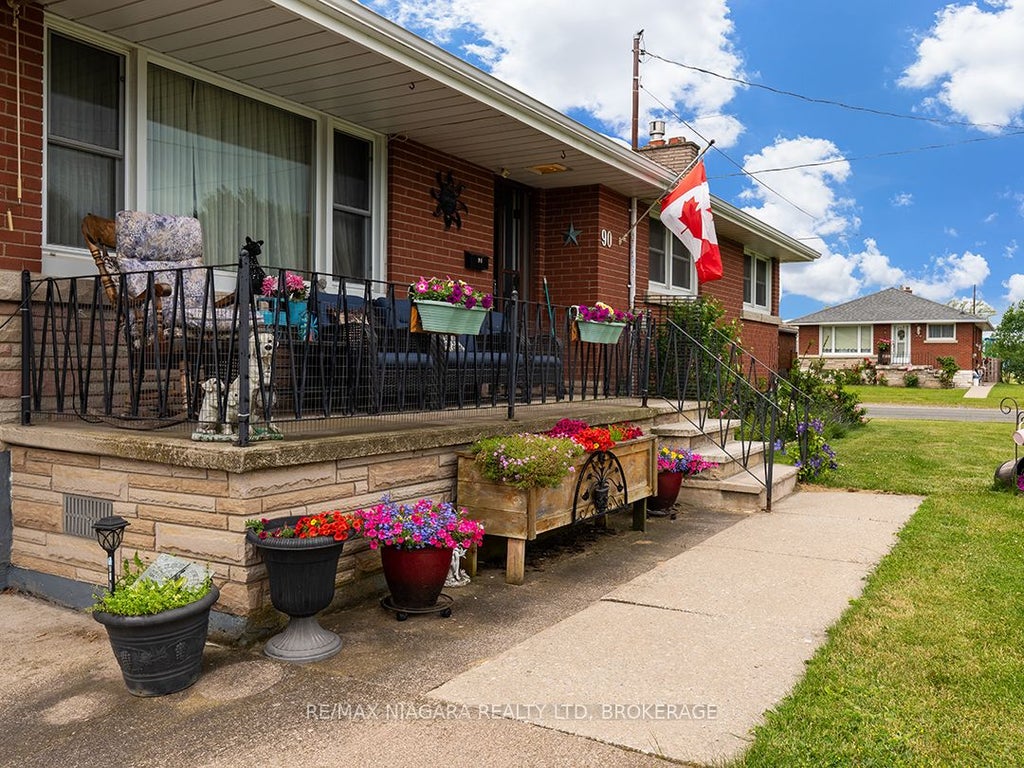 Photo of 90 John Street, Port Colborne, ON L3K 1R2 (MLS # X13725484)
