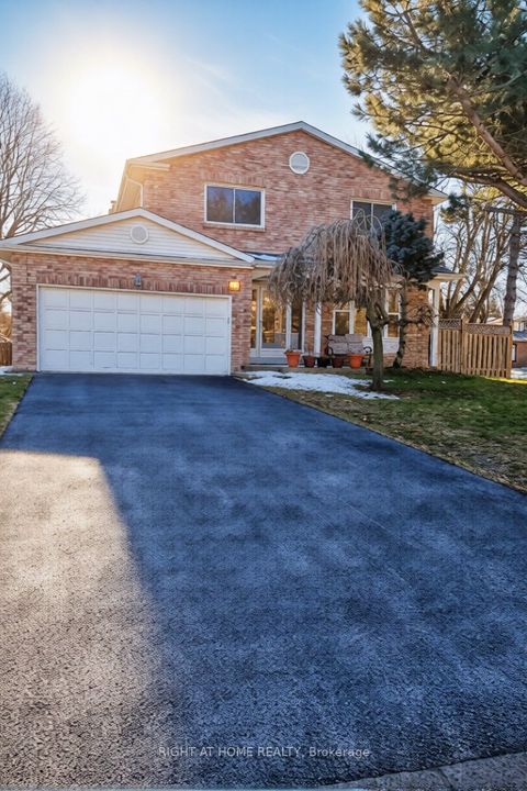 33 Innisbrook Crescent Markham ON L3T 5A9