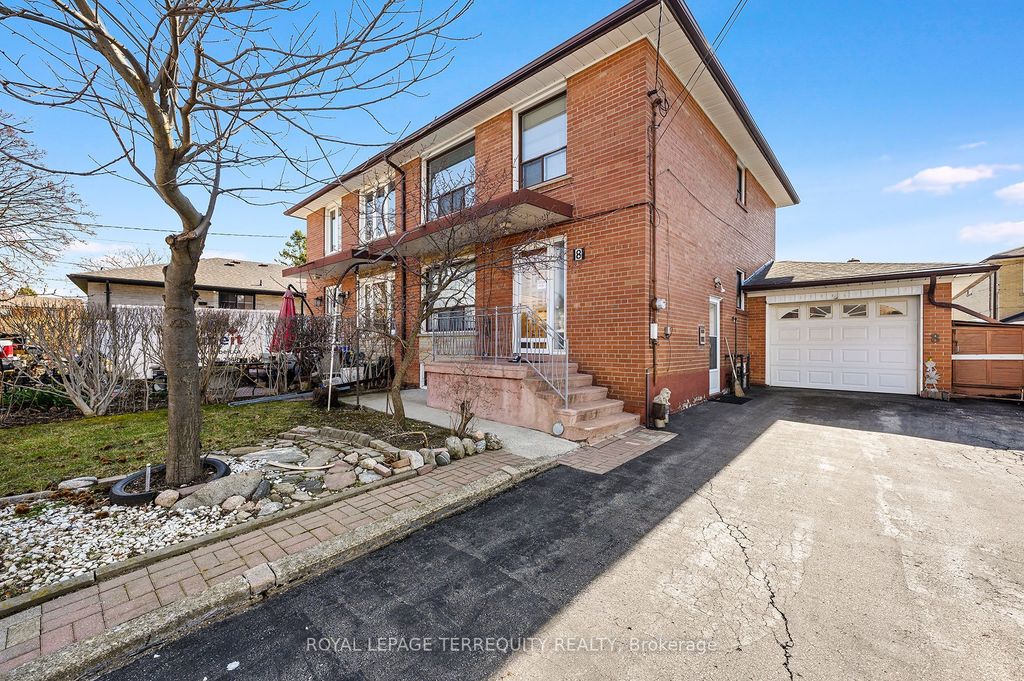 Photo of 8 Sonnet Court, Toronto, ON M6L 1J7 (MLS # W12900578)