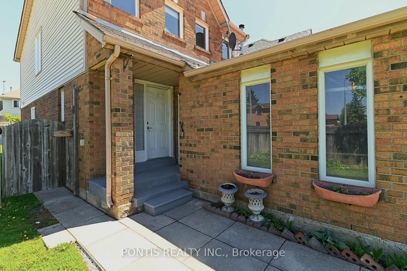 198 MOFFATT Avenue