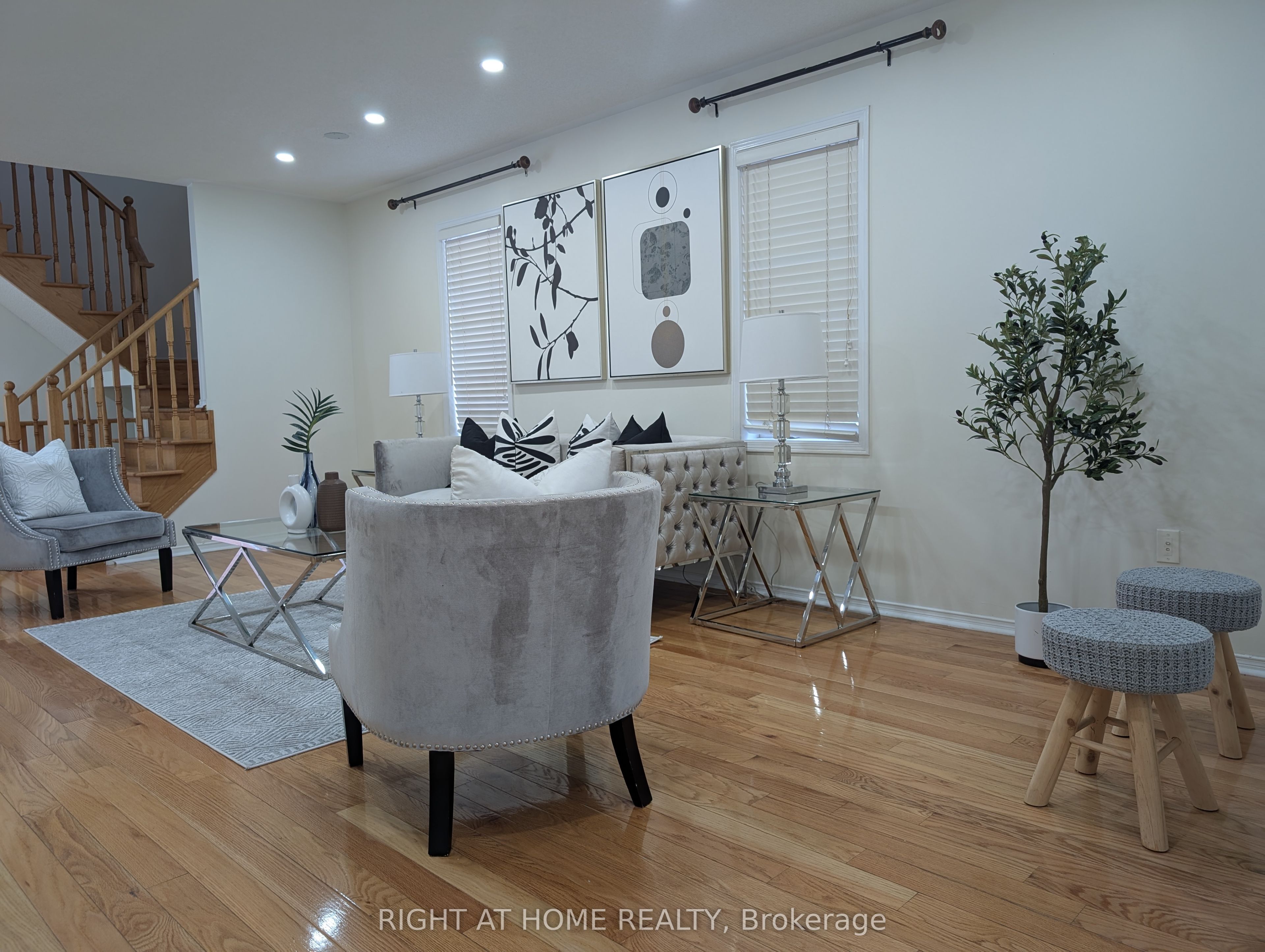 158 Hollywood hill Circle