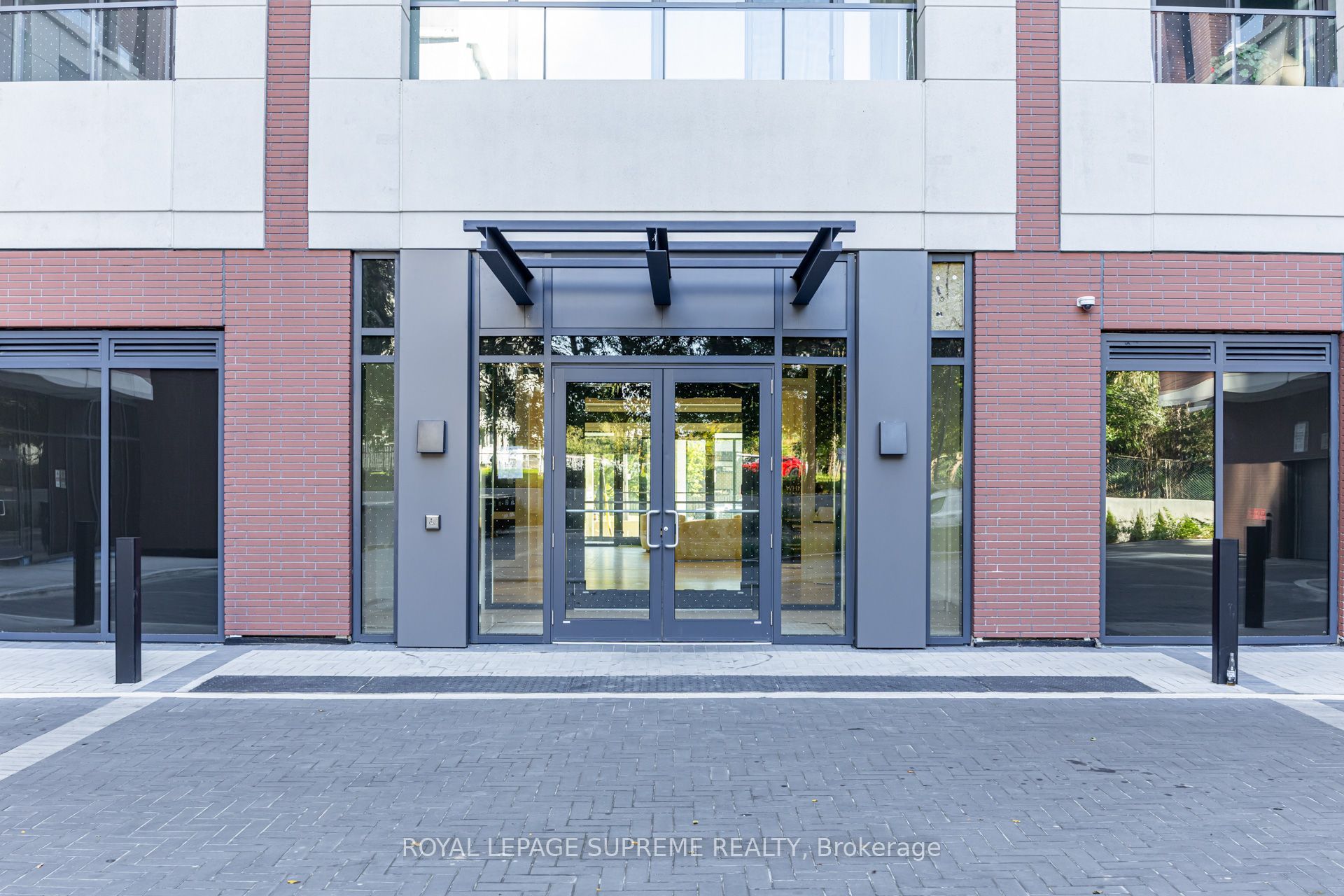 4010 Eglinton Avenue W 412