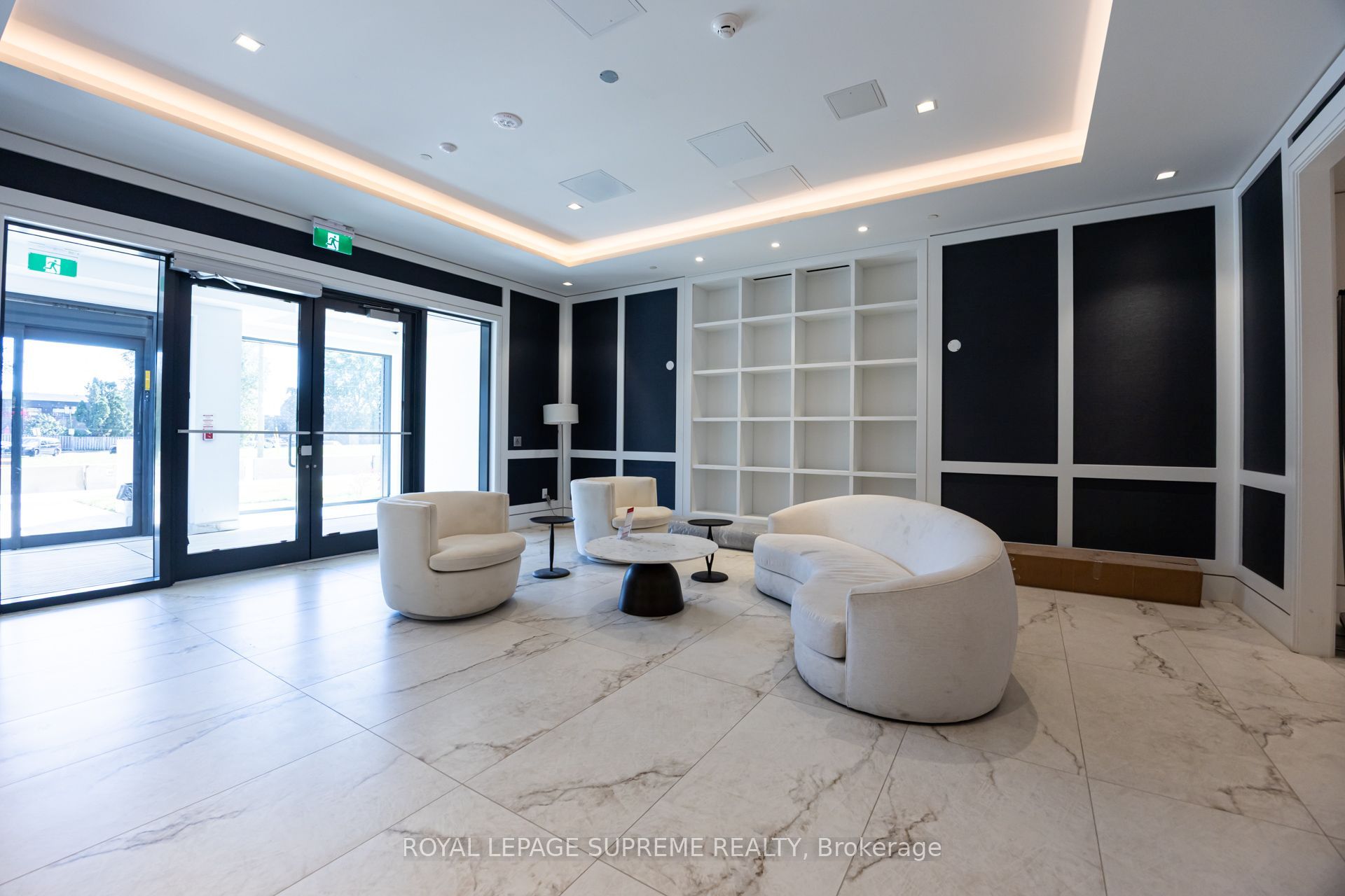 4010 Eglinton Avenue W 412
