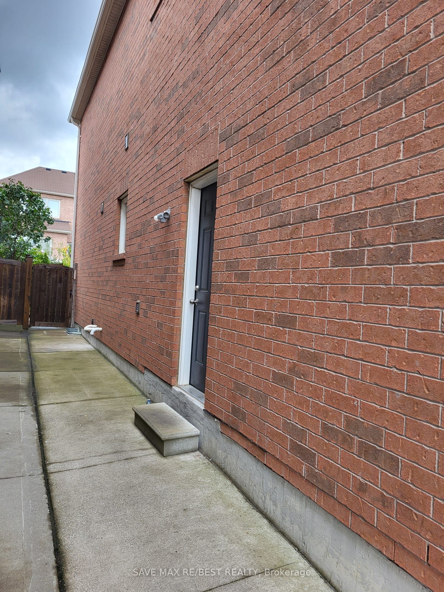 4 Singletree Road Bsmt