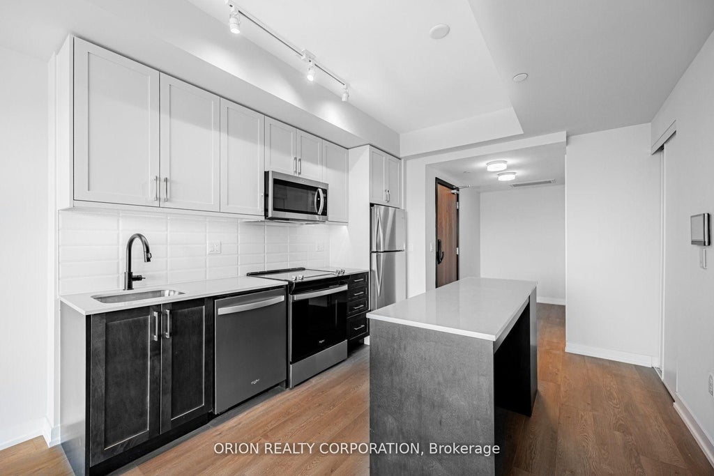 Photo of 201 Brock Street South N/A S #221, Whitby, ON L1N 0P8 (MLS # E14099598)