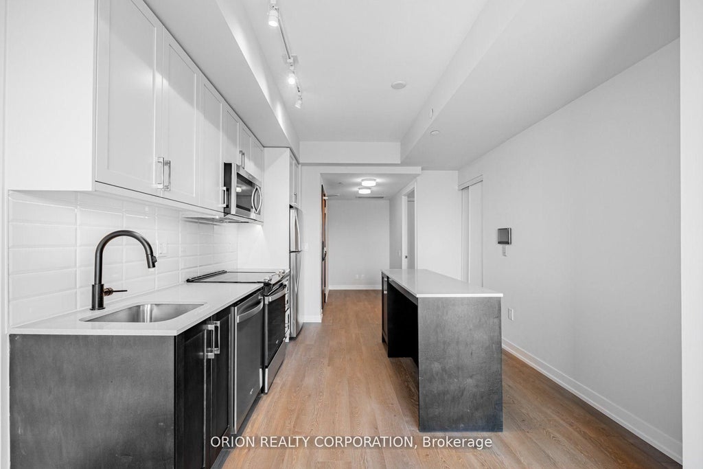 Photo of 201 Brock Street South N/A S #221, Whitby, ON L1N 0P8 (MLS # E14099598)