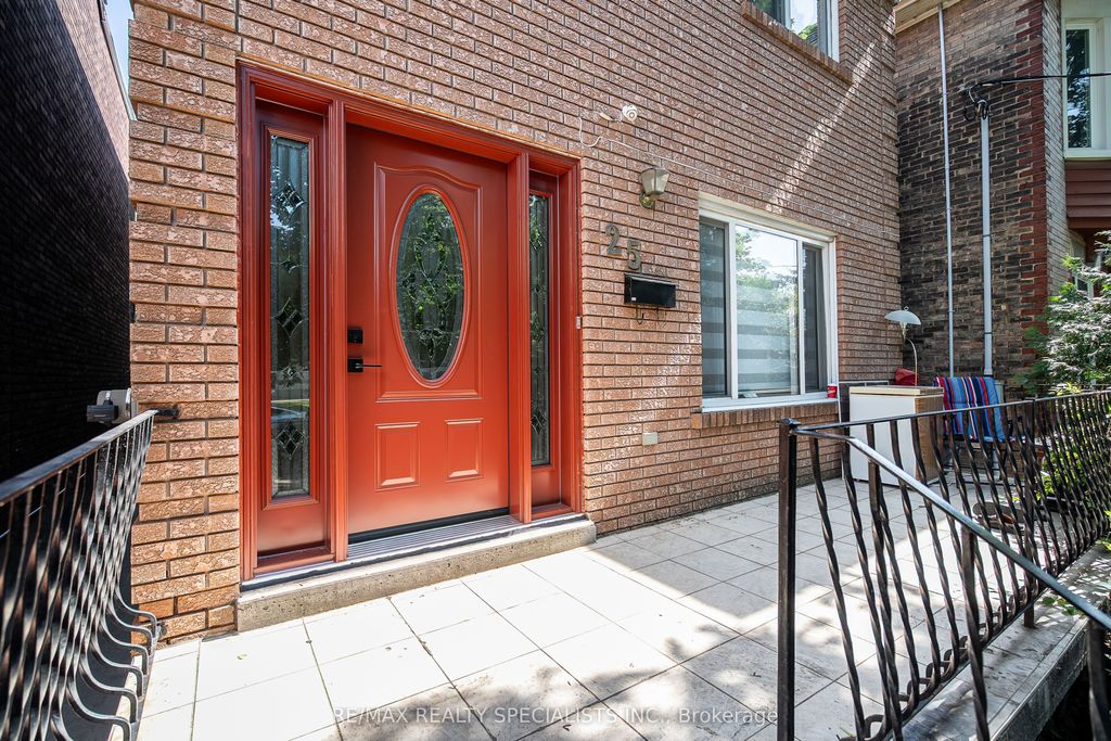 Photo of 25 Auburn Avenue, Toronto, ON M6H 2L6 (MLS # W12445430)