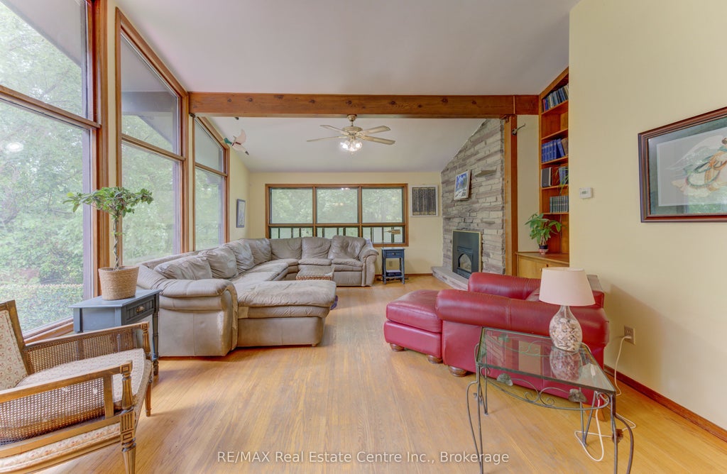 Photo of 80 Chapel Hill Drive, Kitchener, ON N2R 1N2 (MLS # X13770074)