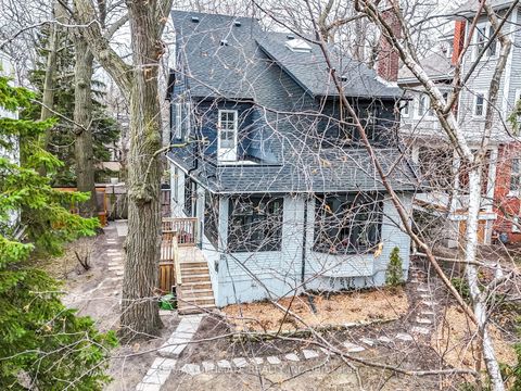 18 Blantyre Avenue Toronto ON M1N 2R4