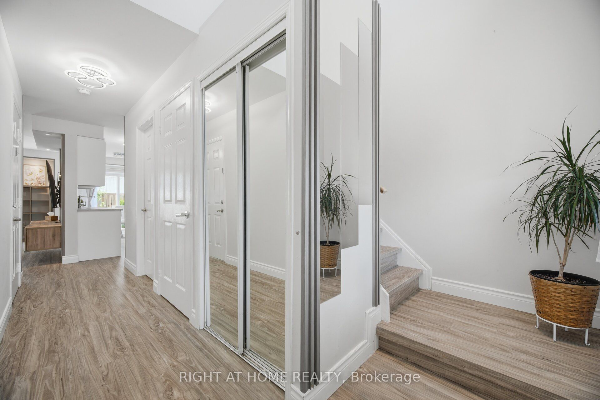 104 Frances Avenue 14
