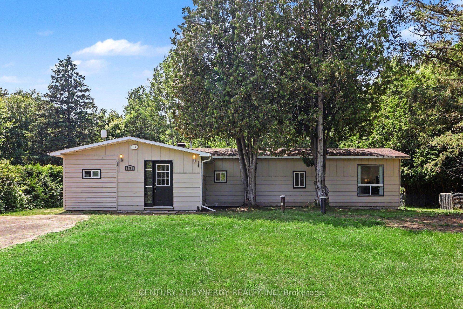 Photo 1 of 30 — 3782 Indian Creek Road, Clarence-Rockland, ON K0A 2A0