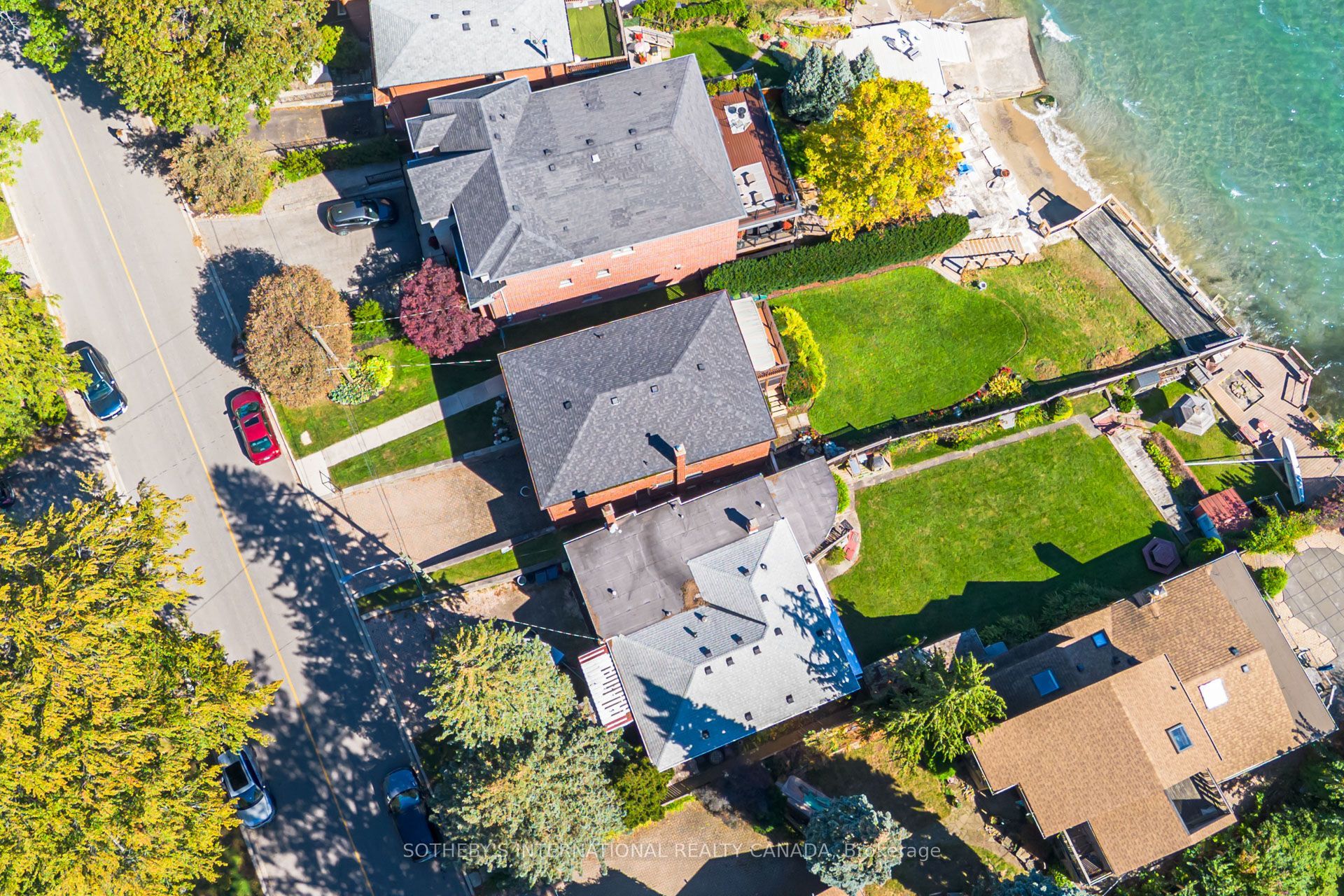 407 Lake Promenade