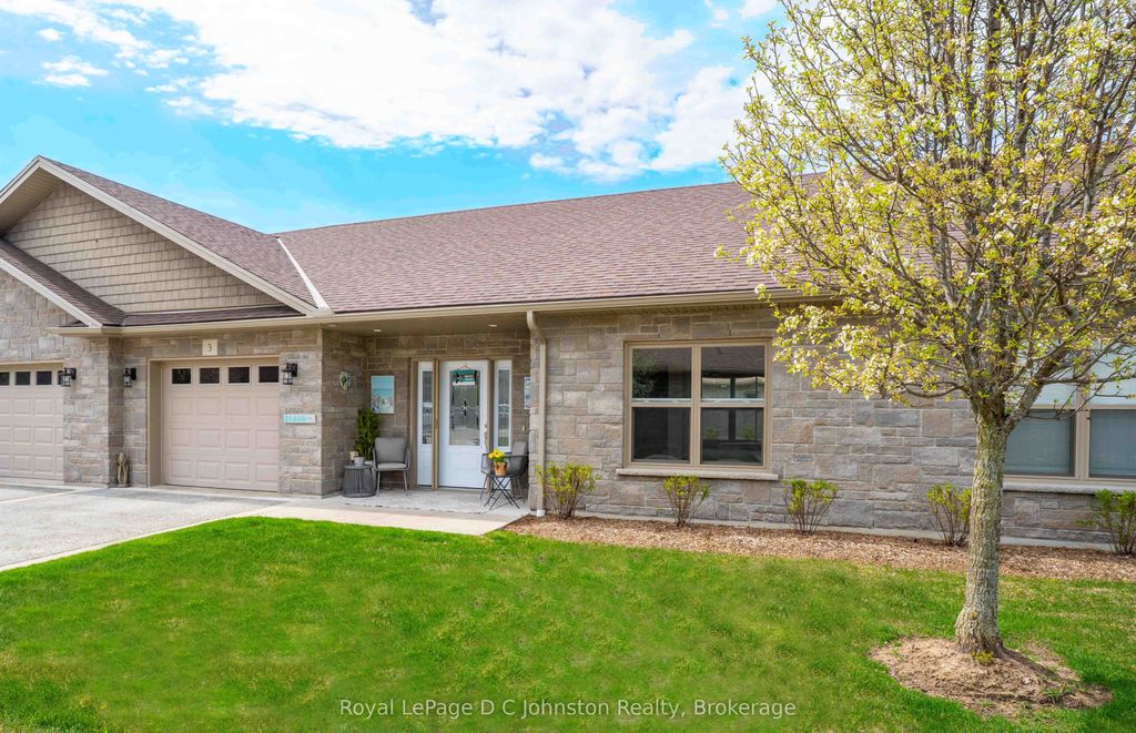 Photo of 246 Grey Street S #3, Saugeen Shores, ON N0H 2L0 (MLS # X13141104)