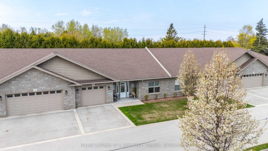 Photo of 246 Grey Street S #3, Saugeen Shores, ON N0H 2L0 (MLS # X13141104)