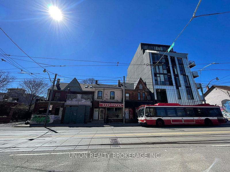 198 Bathurst Street