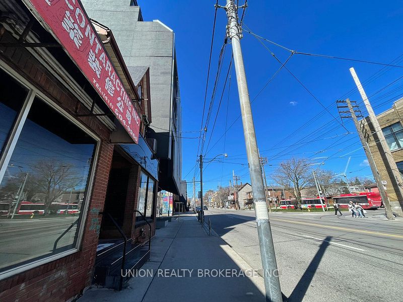 198 Bathurst Street