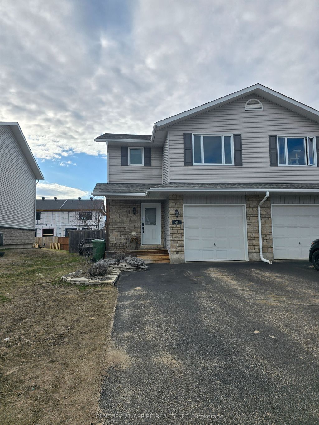 Photo of 44 Winston Avenue, Petawawa, ON K8H 0C1 (MLS # X13045348)