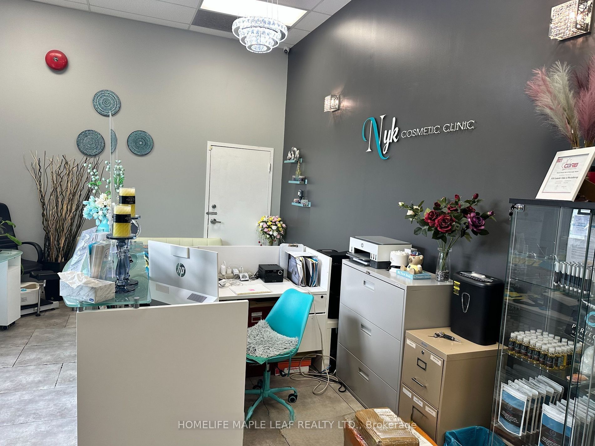 60 Dundas Street E 8