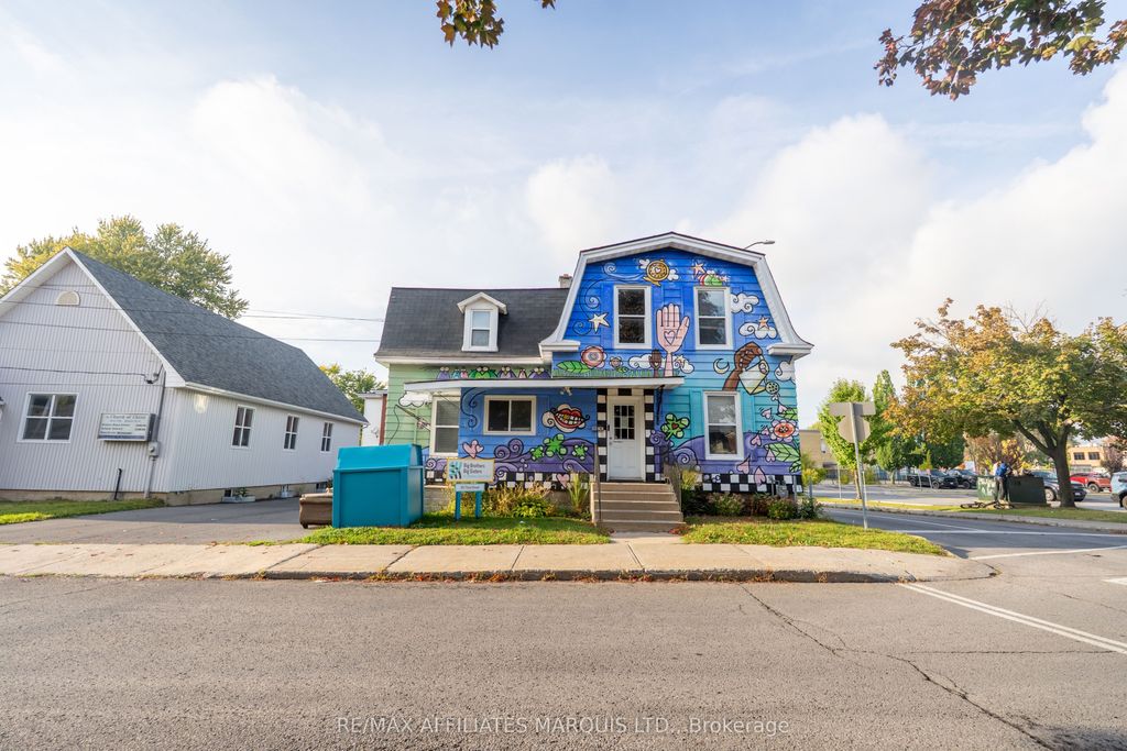 Photo of 101 Third Street W, Cornwall, ON K6J 2N9 (MLS # X13094018)
