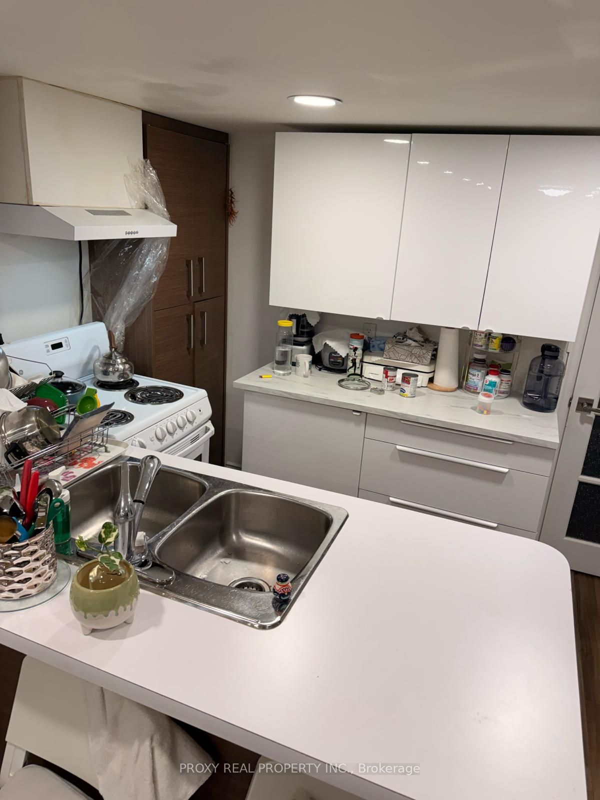 208 Axminster (Basement) Drive