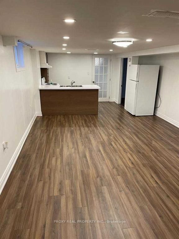 208 Axminster (Basement) Drive