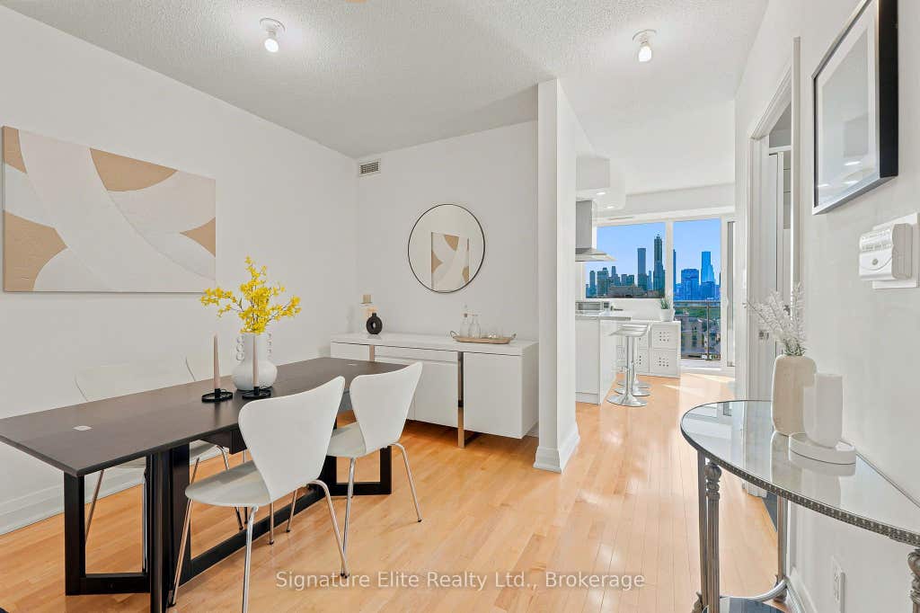 Photo of 1430 Yonge Street #902, Toronto, ON M4T 1Y6 (MLS # C13687178)