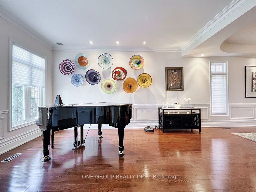 253 Carlton Road E