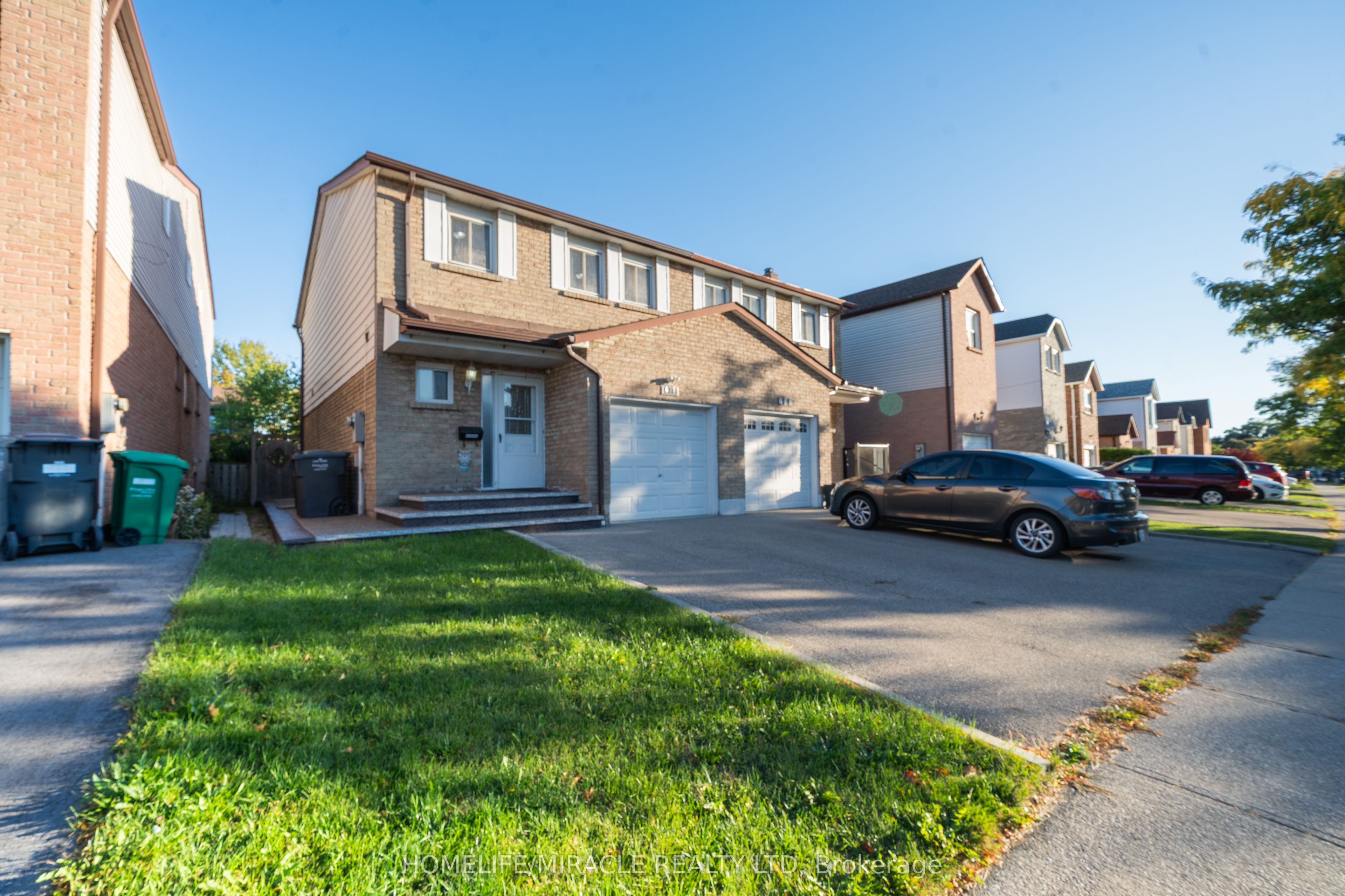613 Galloway Crescent