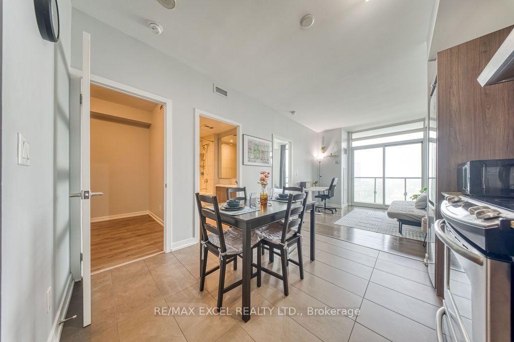 Photo of 170 Fort York Boulevard #1301, Toronto, ON M5V 0E6 (MLS # C13857572)