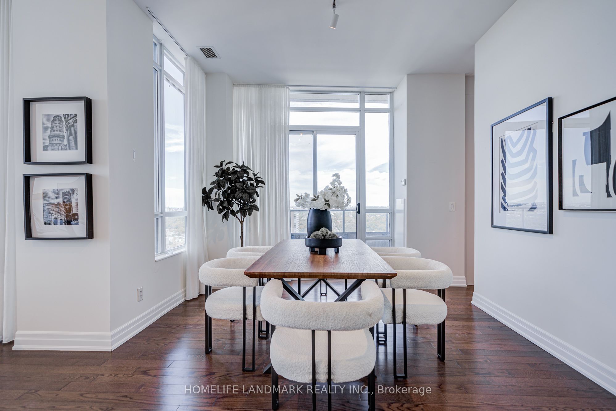 500 St Clair Avenue W 2302