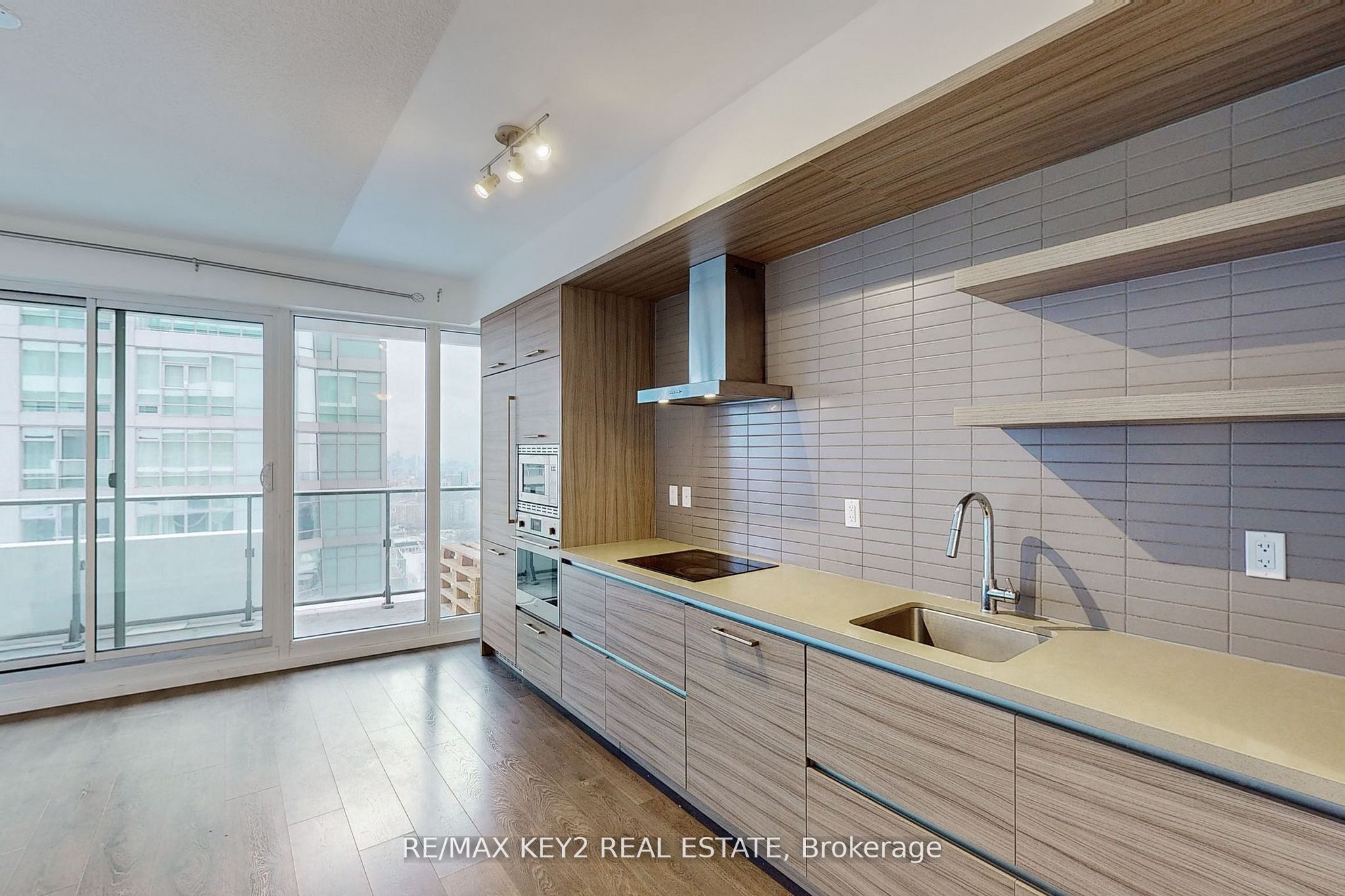 2221 Yonge Street 4406