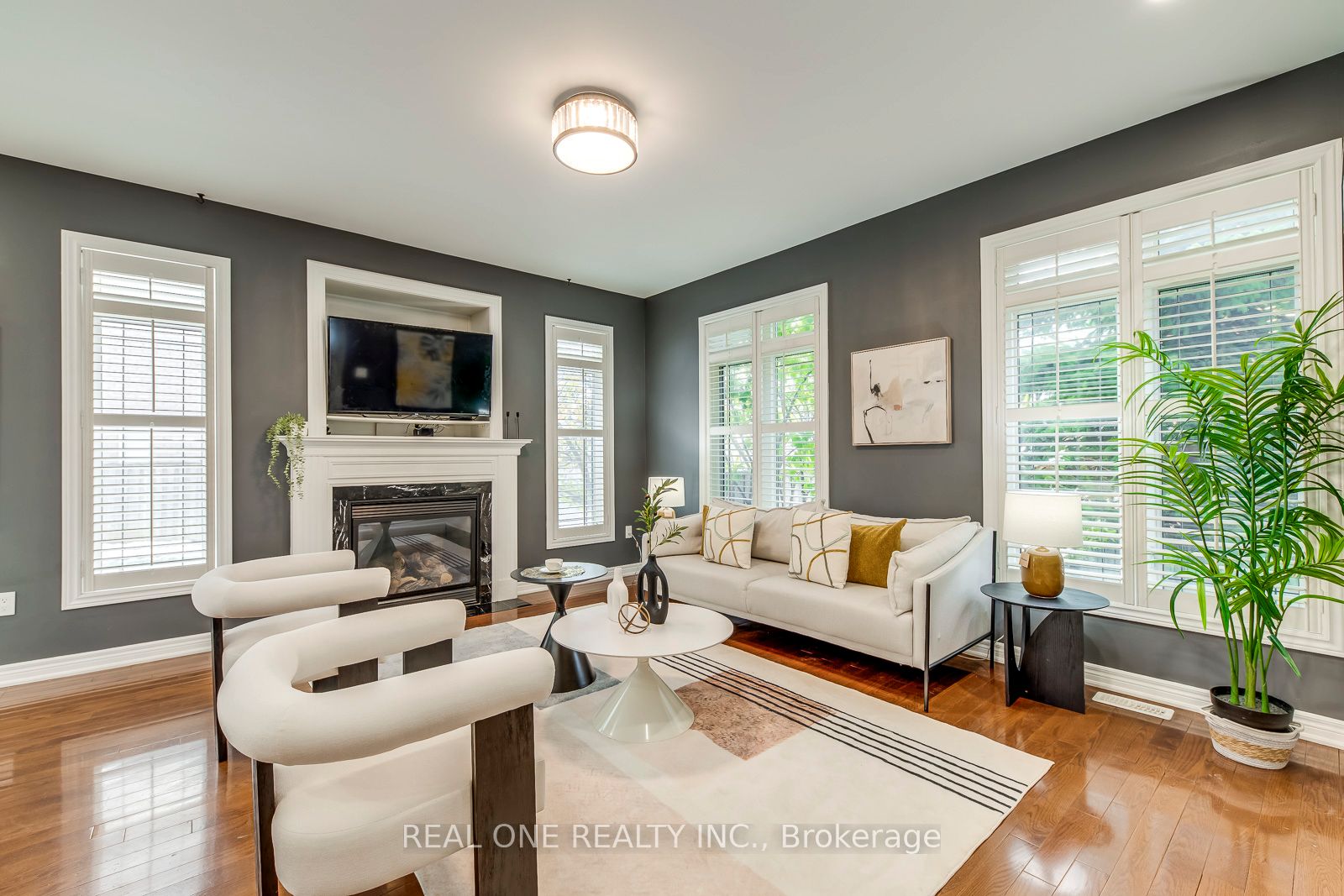 1254 Jezero Crescent