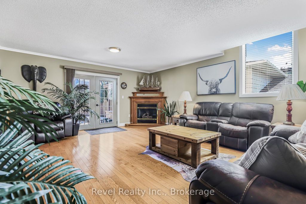 Photo of 786 8th Street E, Owen Sound, ON N4K 1L9 (MLS # X12740320)