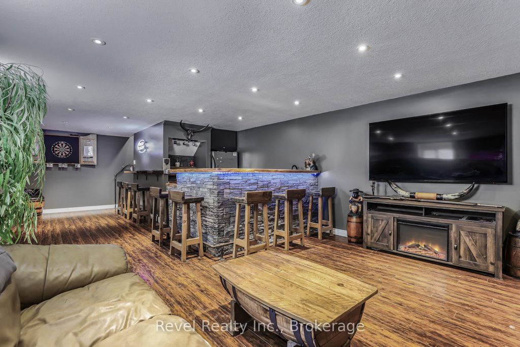 Photo of 786 8th Street E, Owen Sound, ON N4K 1L9 (MLS # X12740320)