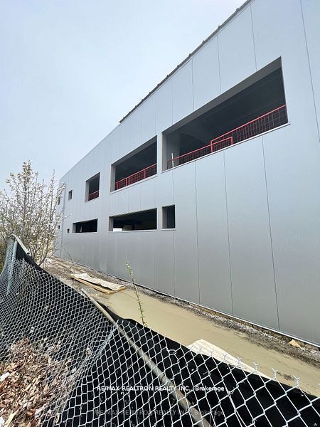 10 Vice Regent Boulevard