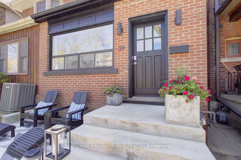 Photo of 39 Dixon Avenue, Toronto, ON M4L 1N4 (MLS # E13089460)